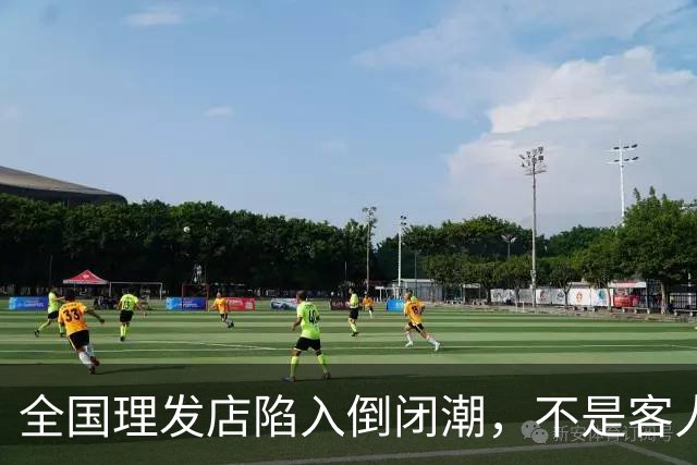 全国理发店陷入倒闭潮，不是客人不去了，而是自己把自己给搞垮了